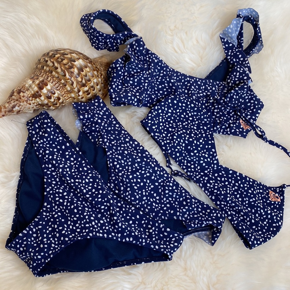 Roxy 2 piece ruffle bikini set
